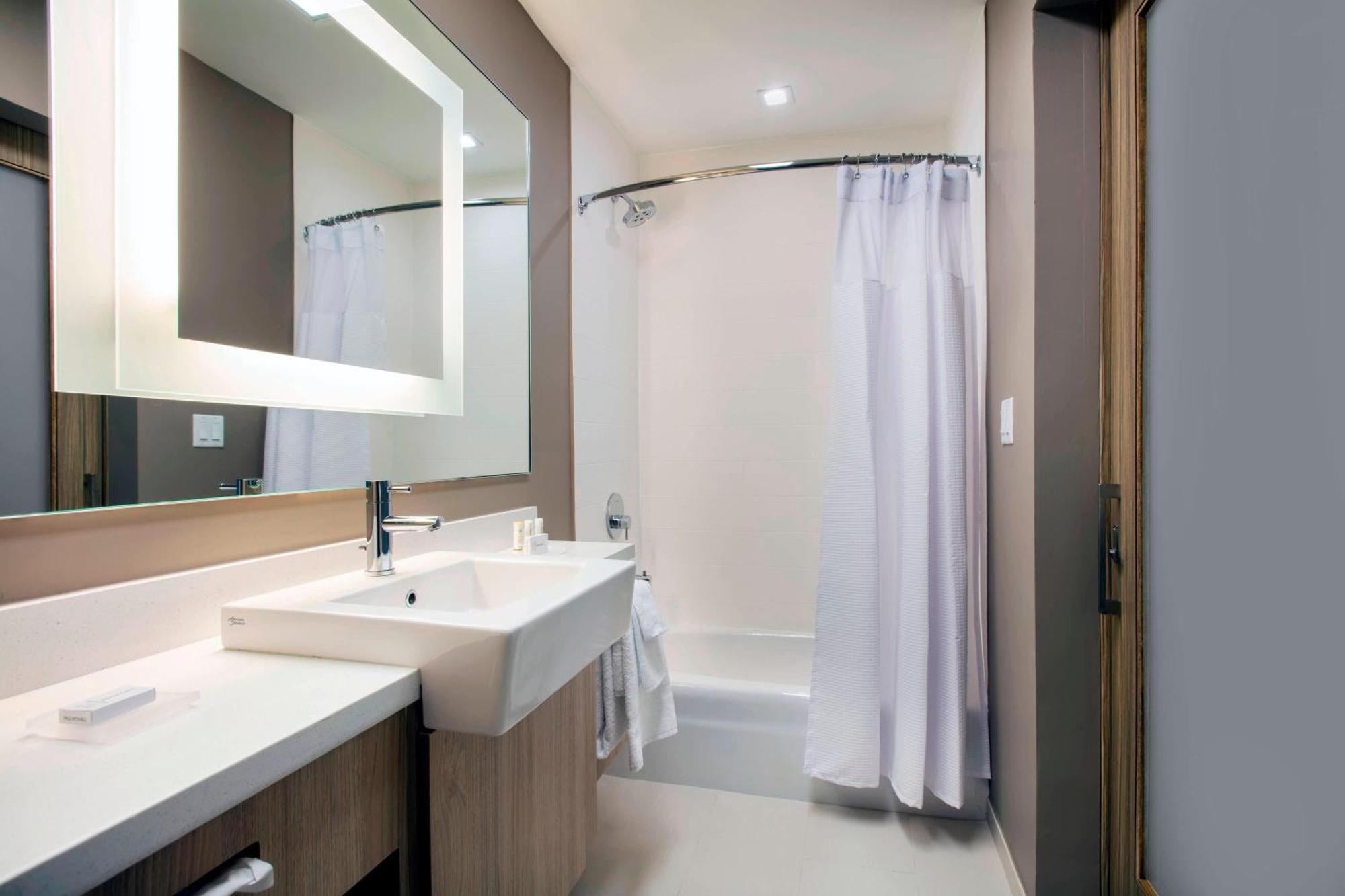 Springhill By Marriott Miami Doral