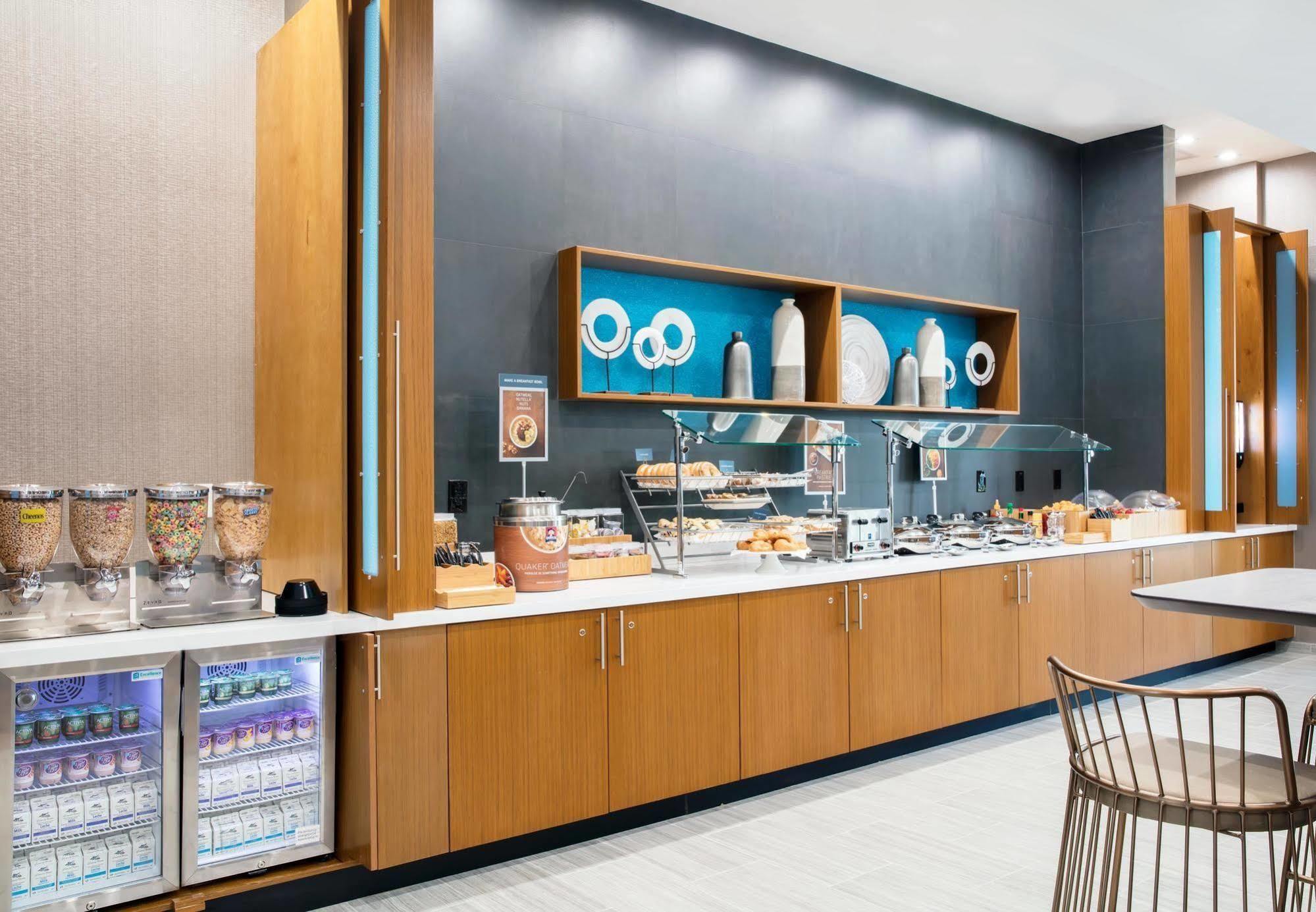 Hotel Springhill By Marriott Miami Doral